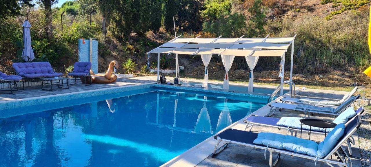 ניאה סקיוני Greco Paradise Suites - Adult Only מראה חיצוני תמונה