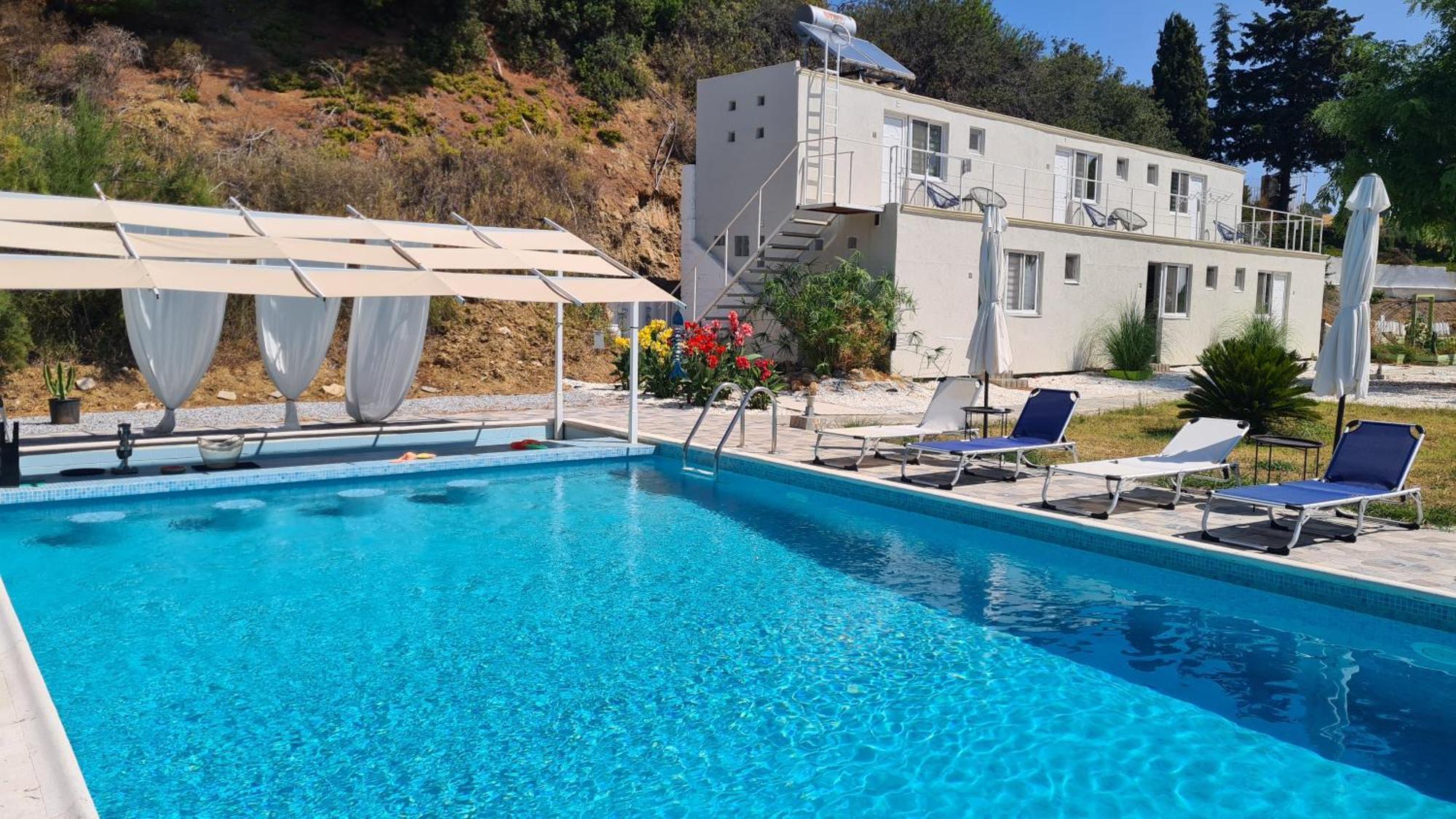 ניאה סקיוני Greco Paradise Suites - Adult Only מראה חיצוני תמונה